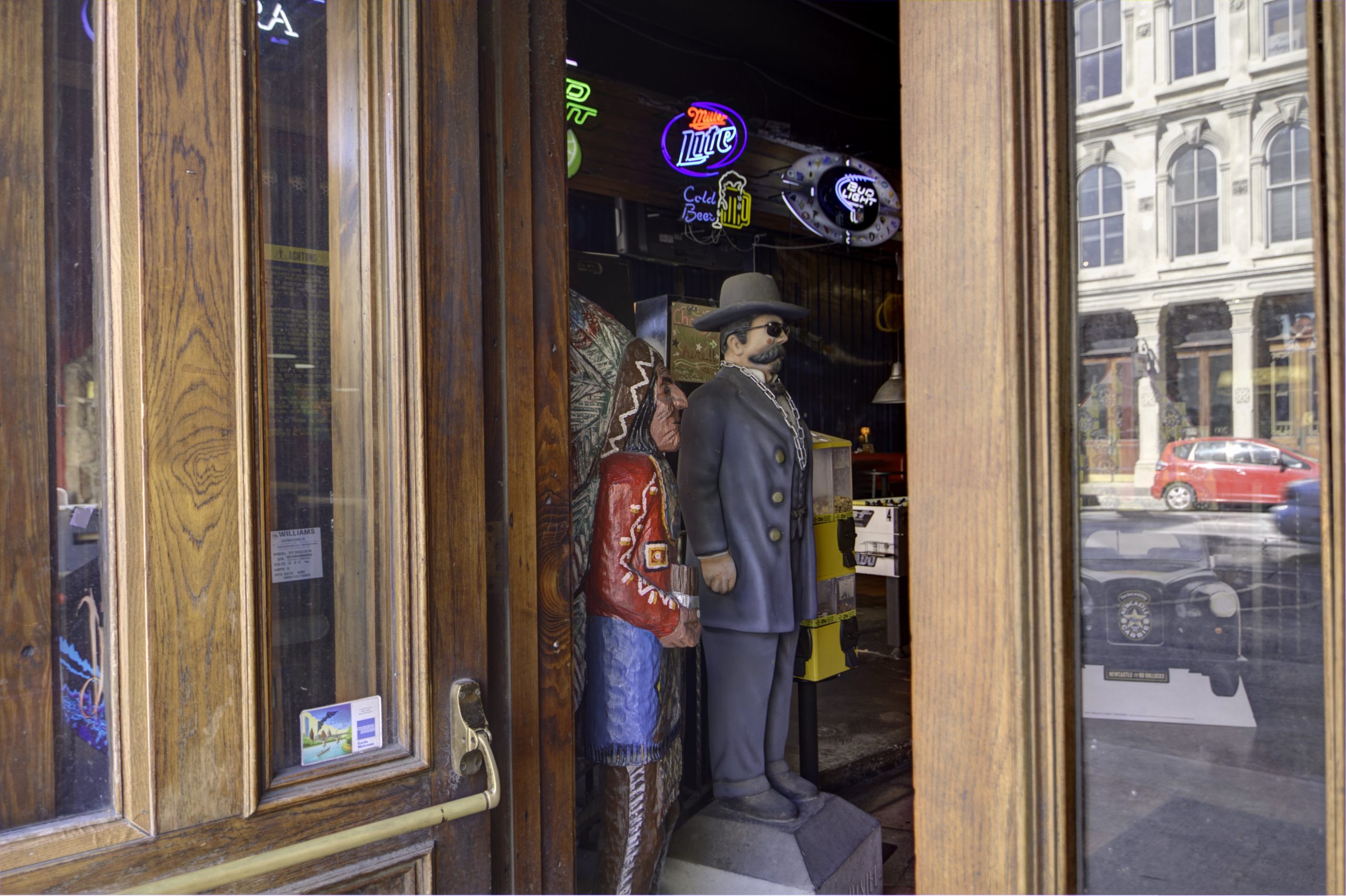 Buffalo Billiards Dirty 6th Street arcade bar - Photo: Will Taylor - LostinAustin.org