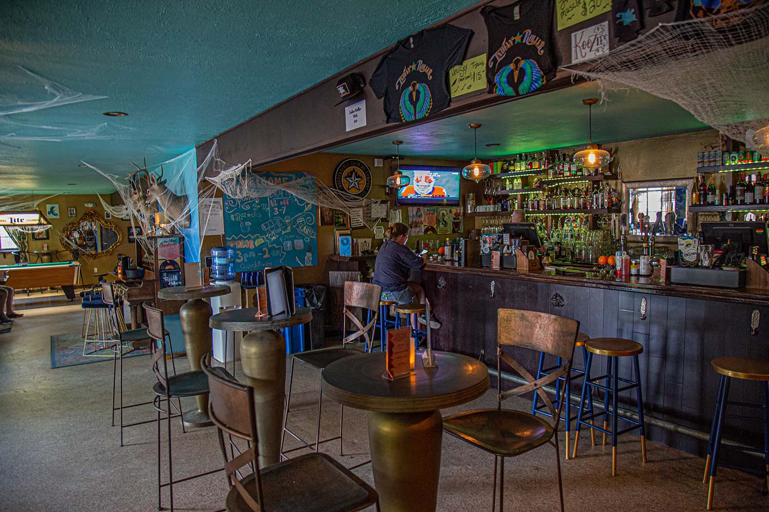 Indian Roller - South Austin Patio Lounge & Roadhouse